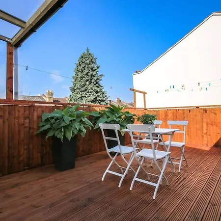 Large Modern House With Garden Sleeps 11 Guests Apartment London Exterior photo
