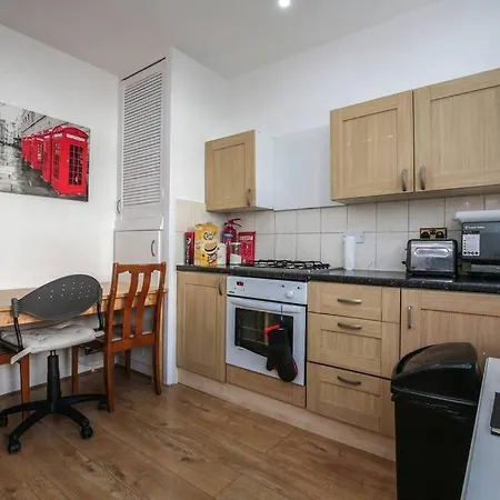 Large Modern House With Garden Sleeps 11 Guests Apartment London Exterior photo